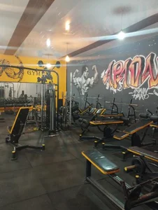 باشگاه بدنسازی آپادانا 3