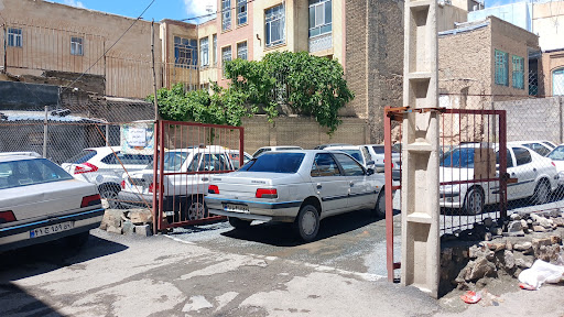 پارکینگ ئارێز