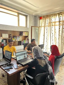 شرکت خدماتی و تبلیغاتی