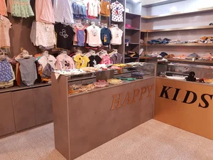 فروشگاه پوشاک بچگانه و زنانه یگانه 2