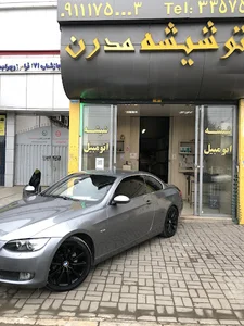 شیشه اتومبیل مدرن