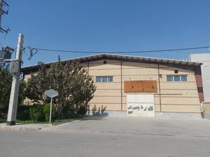 سالن ورزشی شهید اکبری 3