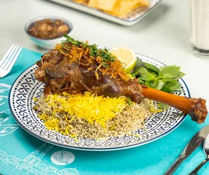 رستوران عمارت وکیل