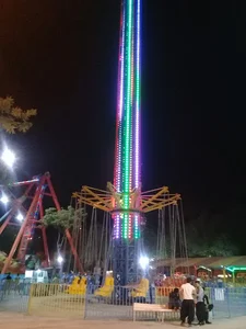 شهربازی کرمی بزرگسال