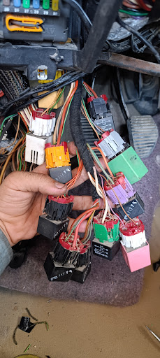 تعمیرگاه کردونی / برق خودرو