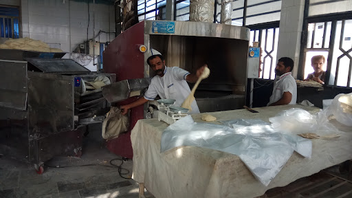 نانوایی معلم