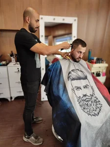 آرایشگاه مردانه مهدی دلفانی 5