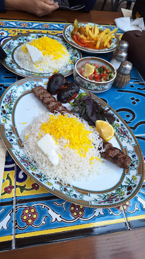 خانه رستوران پادیاو