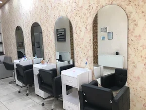 سالن زیبایی بهناز رجبیان