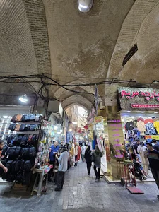 بازار کیلویی شلوار و پیراهن