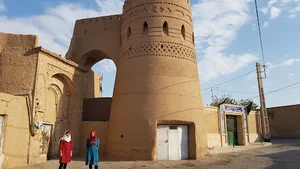 برج لب خندق