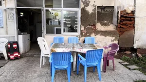 کافه گاراژ حاجی غفار بازار