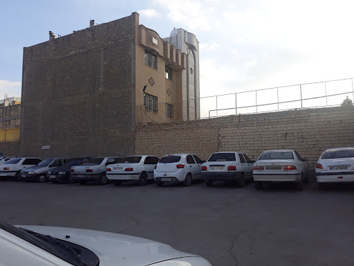 پارکینگ عمومی