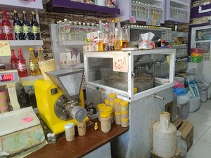 گلاب و عرقیات یاس - تواضعی