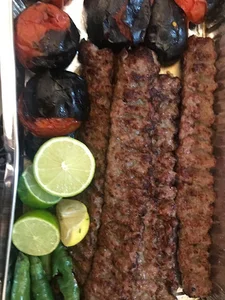 رستوران میزبان
