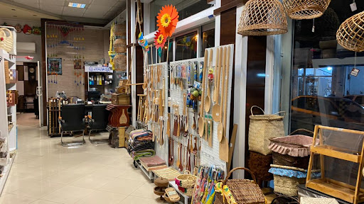 فروشگاه و نمایشگاه صنایع دستی شمس