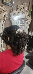 سالن زیبایی همای