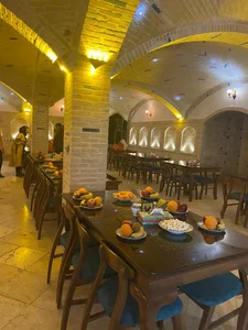 رستوران اوا