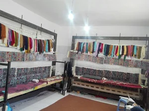 آموزشگاه وکارگاه تولید فرش دستبافت مولوی