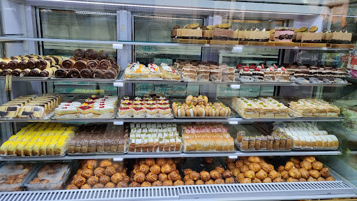 شیرینی فروشی کماج