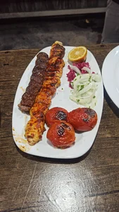 کافه رستوران شب نشین.