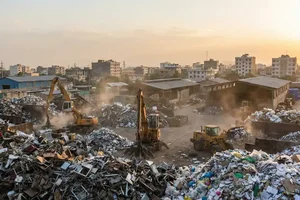 انبار ضایعات همشهری علیزاده