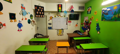 آموزشگاه زبانهای خارجه تکامل