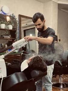 آرایشگاه 8
