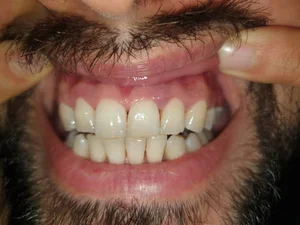 کلینیک دندانپزشکی یاشا