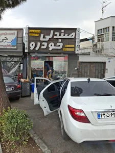 صندلی خودرو درخشان