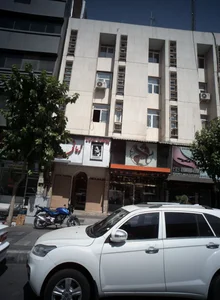 فروشگاه پوشاک زمانی
