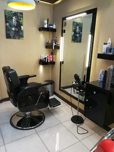 آرایشگاه نظیف کار