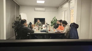 افق نگرش ایرانیان (ONI Group)