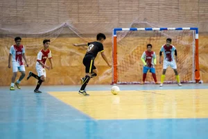 ورزشگاه شفق