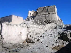 قلعه تاریخی گُشت‌.شهرعلم عرفان