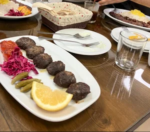 رستوران بلوط