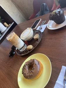 Donutim cafe bakery
