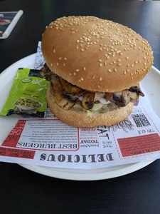 پاستا برگر موند