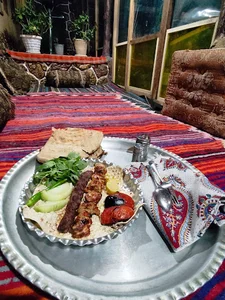 کافه رستوران باغ حوض