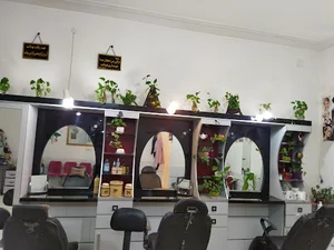 آرایشگاه مژده