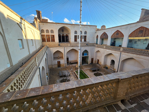 خانه تاریخی تاج
