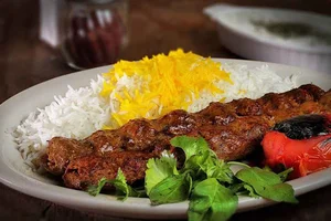 رستوران و غذای بیرون بر نقی زاده