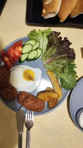 کافه رستوران برگاموت 4