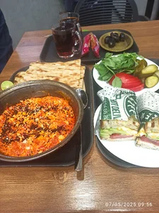 کافه رستوران ۷۷