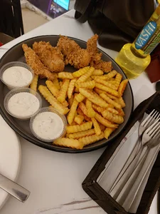 کافه فست‌فود راینو