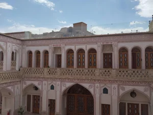 بوتیک هتل آقا حسینی 5