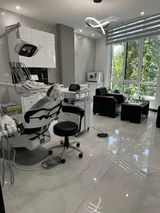 مرکز دندانپزشکی دکتر ملک زاده