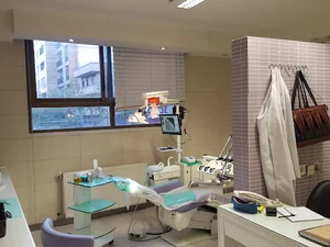 درمانگاه دندانپزشکی آزادگان