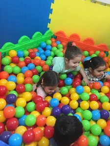 مهدکودک وپیش دبستان نارگل