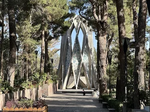 ورودی آرامگاه خیام